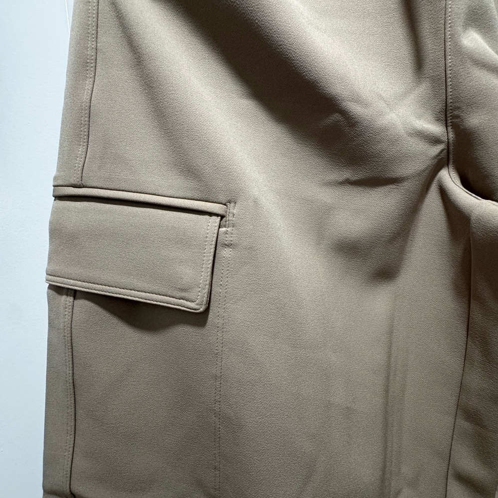 ATHLETA PROMENADE CARGO PANTS. SIZE: S. COLOR: KHAKI - Picture 4 of 7